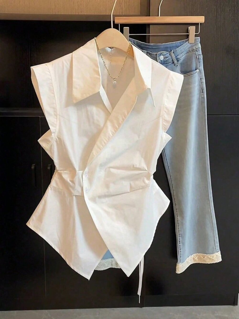 White Casual Women's Sleeveless Wrap Shirt